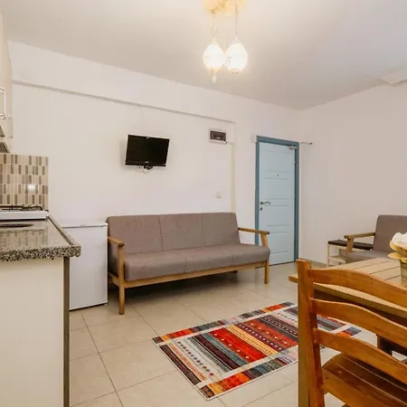 Apart Otel Azra & 3*