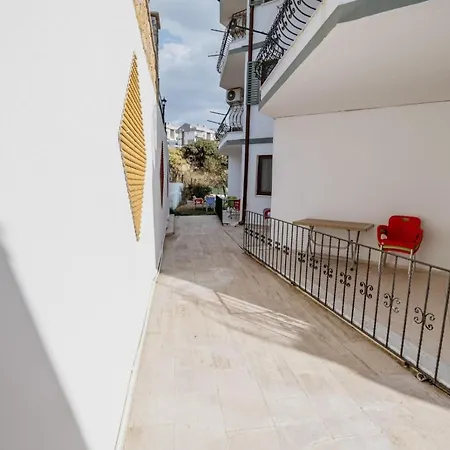 Azra & Lejlighedshotel