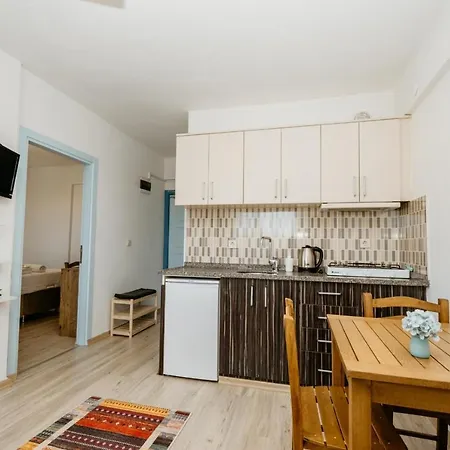 Aparthotel Azra & 3*