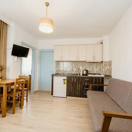 Azra & Lejlighedshotel İmroz