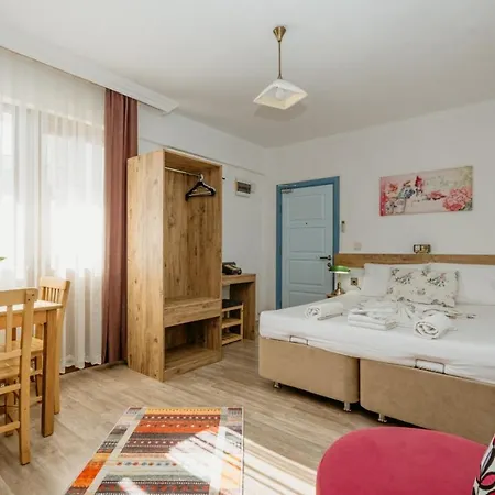 Azra & Lejlighedshotel İmroz