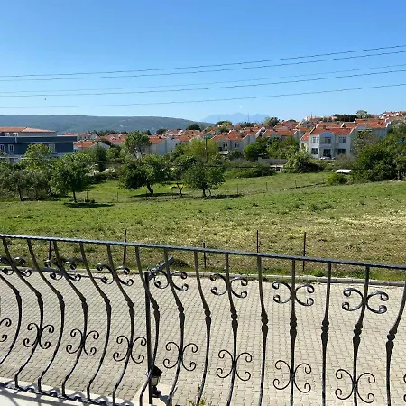 Azra & Lejlighedshotel