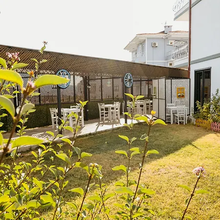 Azra & Lejlighedshotel